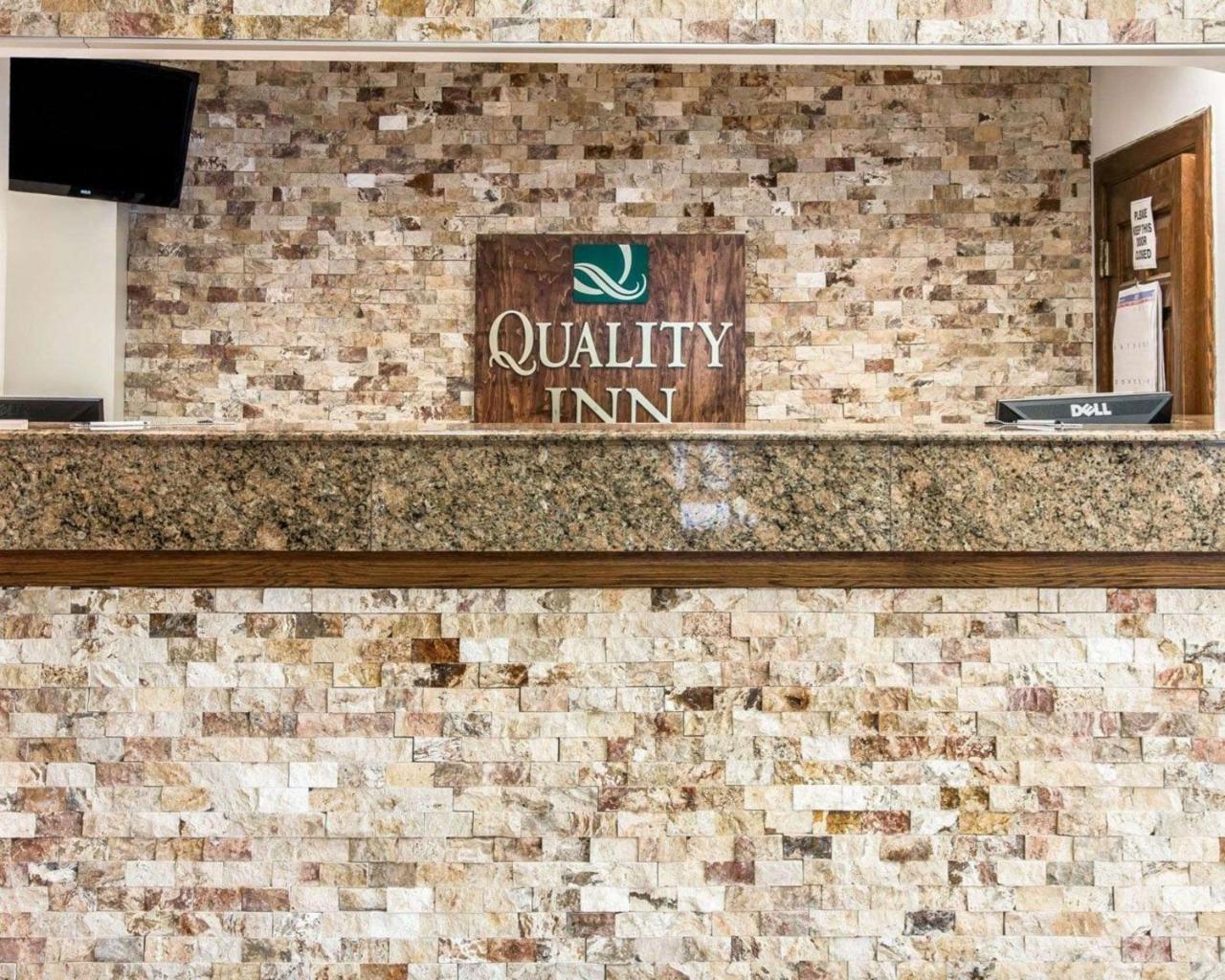 Quality Inn Southfield Bagian luar foto